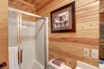 Black Bear Lodge Bathroom with tub/shower combo.